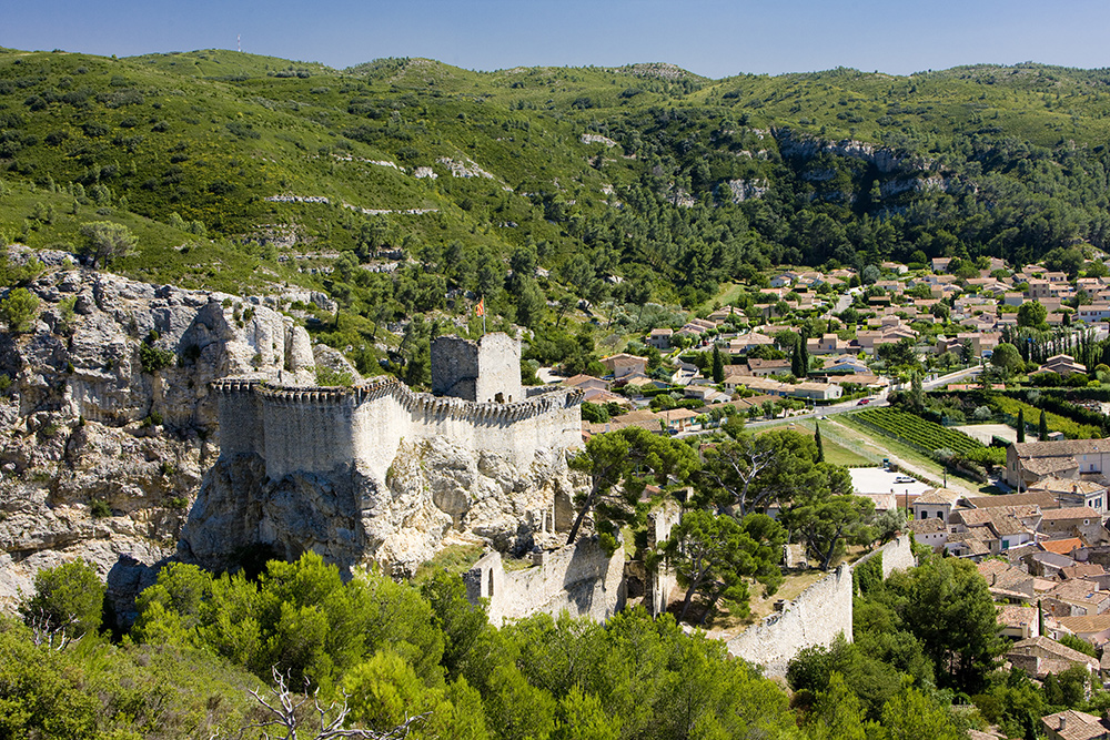 bastide-des-oliviers-village-de-boulbon-médiévale
